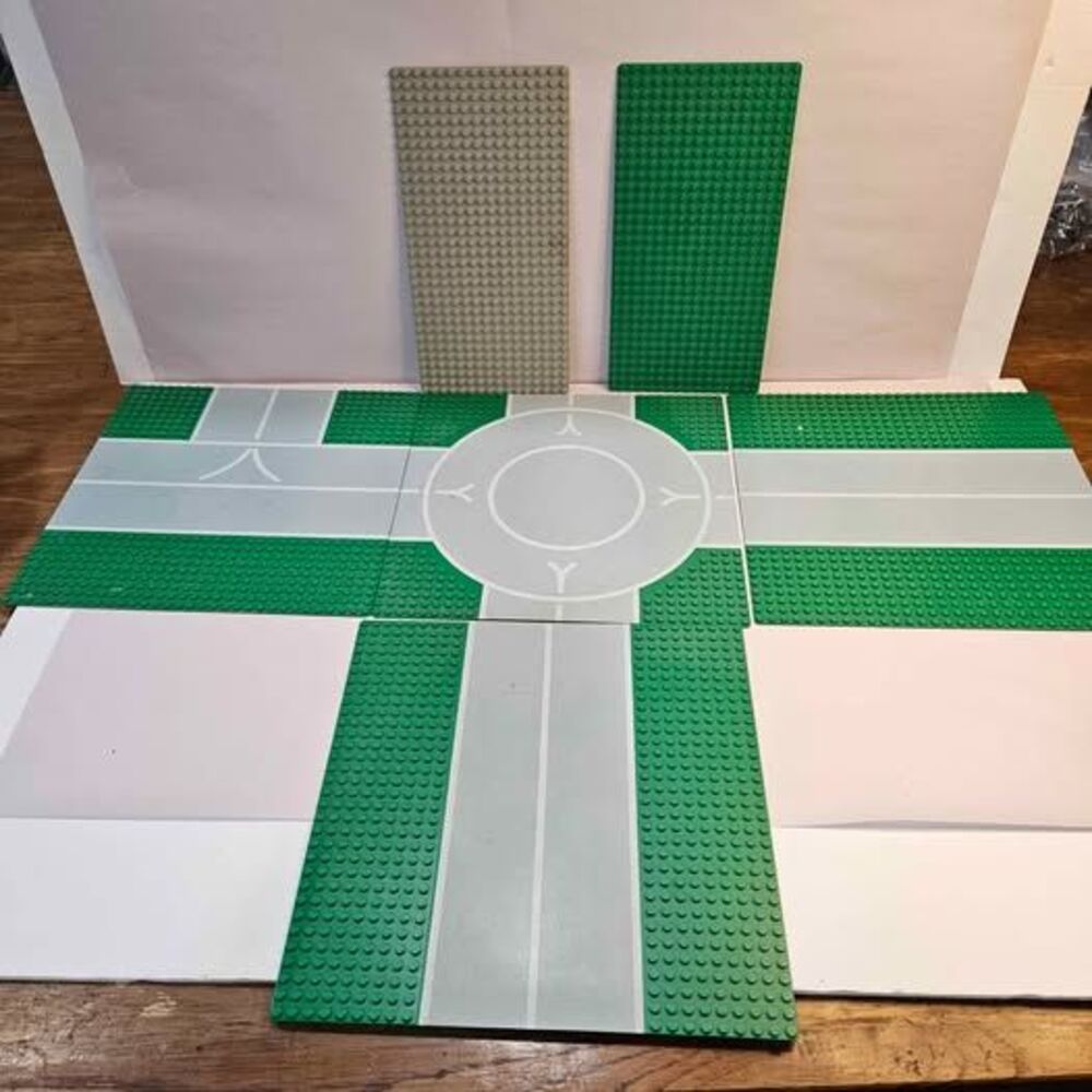 LEGO Road Baseplates and Green/Tan Plates Lot